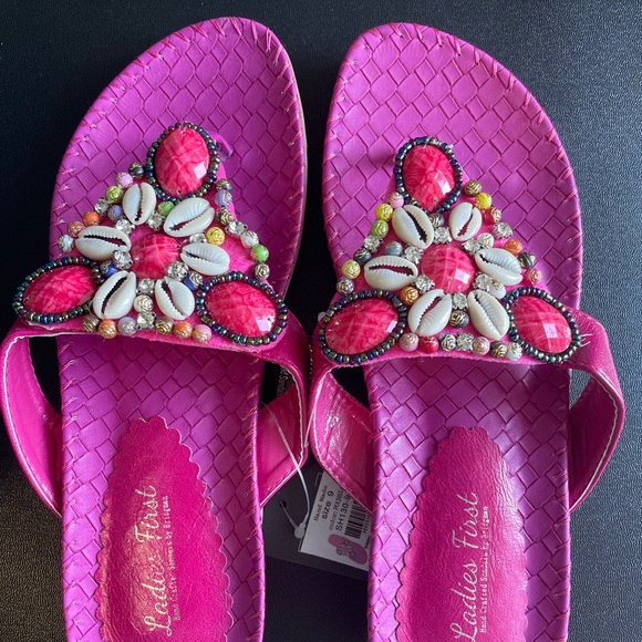 Handcrafted Pink Women Slippers - Picture 2 of 3